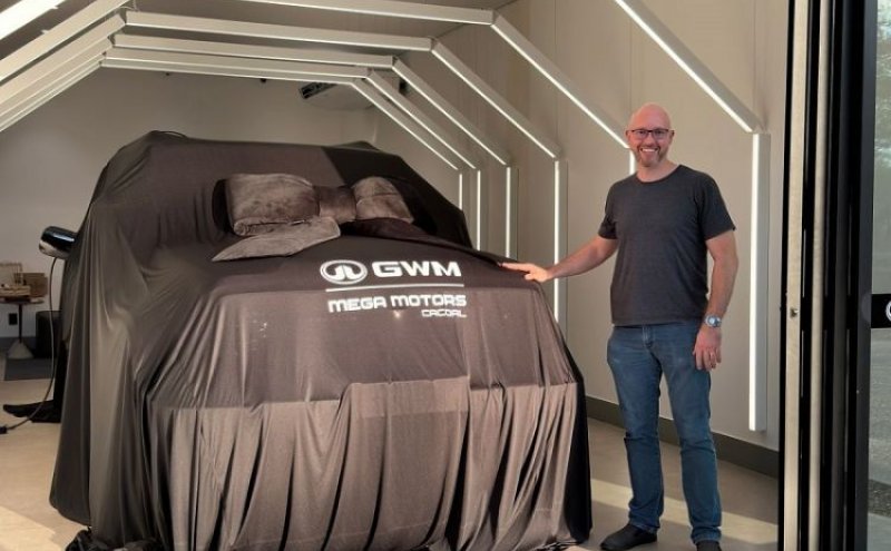 Em Cacoal/RO, na concessionária GWM MEGA MOTORS da GWM linha eletrificada mais completa e sustentável do mercado, o promotor de justiça Tiago Cadore retirou seu maravilhoso TANK 300 Hi4T 