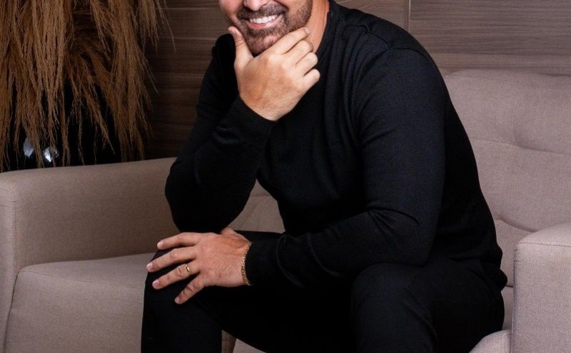 O cirurgião-dentista WESLEY LAUTERTE especialista em Reabilitação Oral, Facetas e Implantes com mais de 20 ANOS de experiência e trabalho consolidado em seu segmento, com sua moderna e elegante Clínica ORAL DESIGN em Cacoal/RO