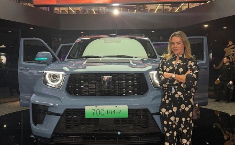A empresária Letícia Miranda da Mega GWM em Rondônia, participou do Salão do Automóvel de Pequim 2026